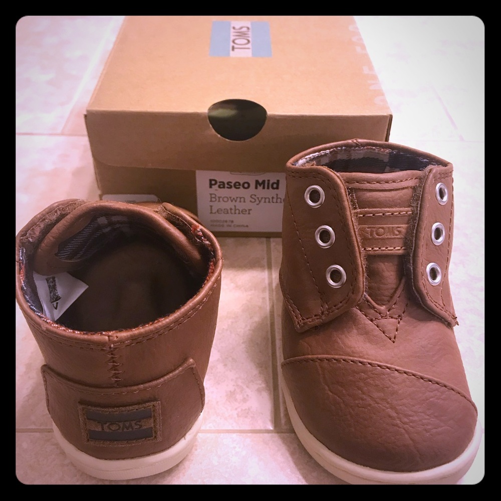 Toms Boots/Shoes Infant/Toddler Brand New 4